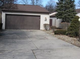 32900 Fern Tree Ln, North Ridgeville, OH 44039