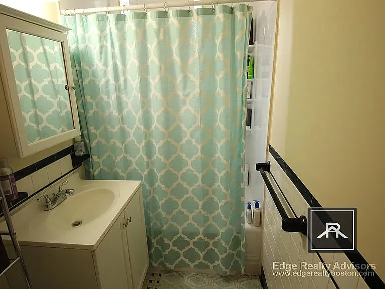 27 Montcalm Ave — Photo 11