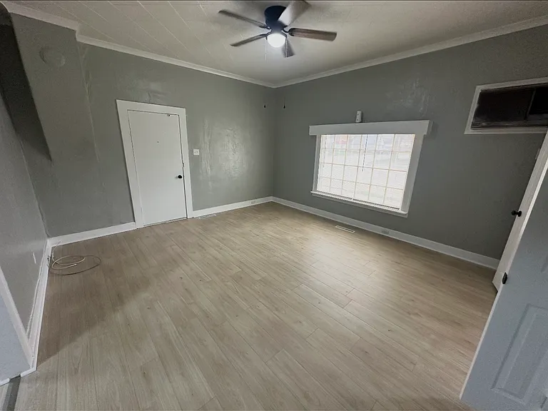 498 S Curtis Ave #1 — Photo 11