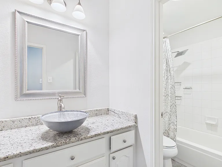 1405 Meadowbrook Dr — Photo 32