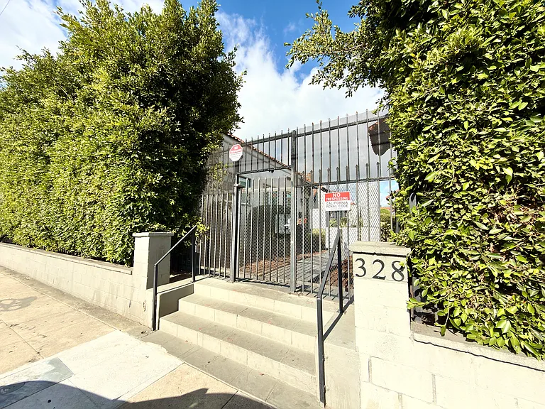 328 N Kingsley Dr #334-1/2 — Photo 7