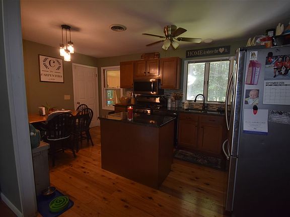 4th image of 4 Candleberry Dr