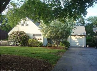 22 Meadow Farms Rd, West Hartford, CT 06107