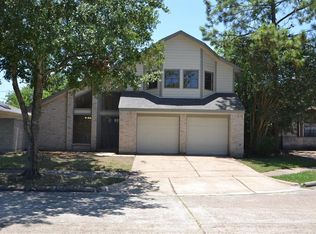 7839 Royan Dr, Houston, TX 77071