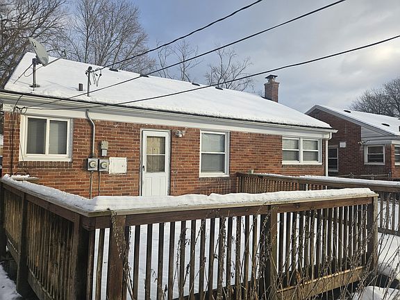 3rd image of 15593 Gaylord St