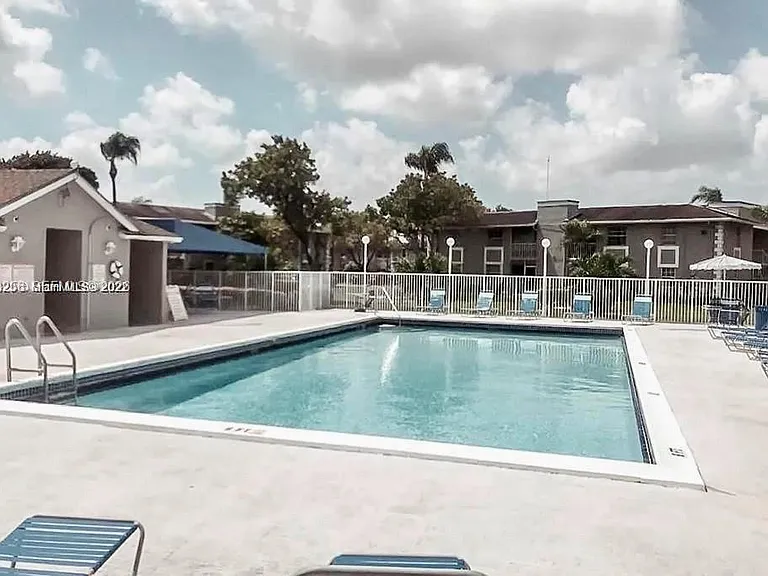 464 NE 210th Circle Ter #201-10A — Photo 16