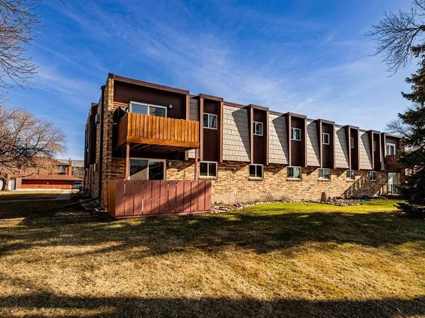 715 32nd Ave N #B-203, Fargo, ND 58102