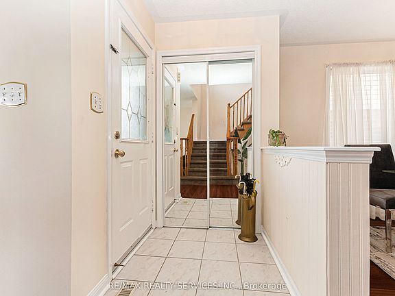 5th image of 3 Springhurst Ave