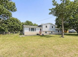 831 N Crestline St, Crestline, OH 44827