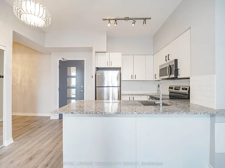 11611 Yonge St #728 — Photo 16