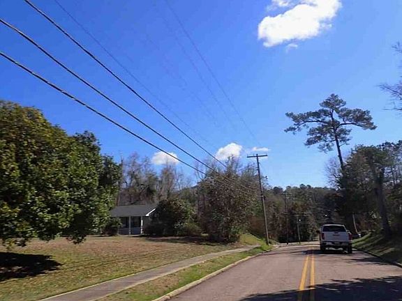 Exterior Neighborhood (street photo)