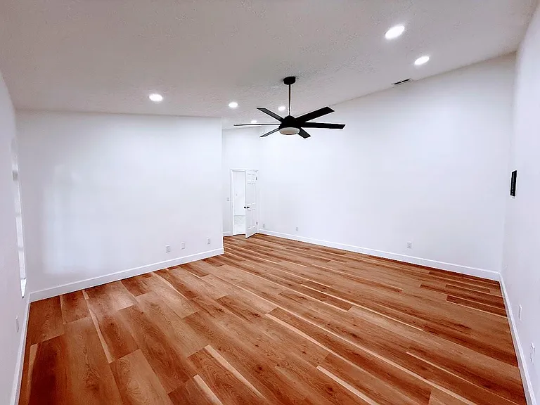 465 SE Naranja Ave — Photo 37