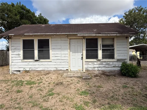 1008 S Aster St, Mathis, TX 78368
