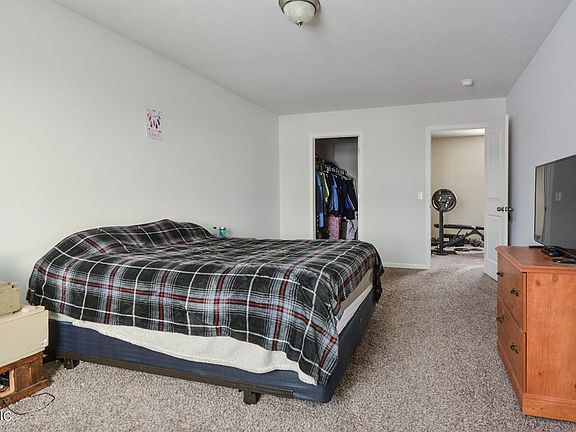 5th image of 15 Winchester Ct