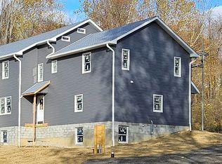 686 Depot Hill Rd, Poughquag, NY 12570