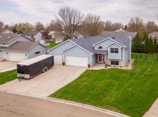 576 Morning Dr, Owatonna, MN 55060
