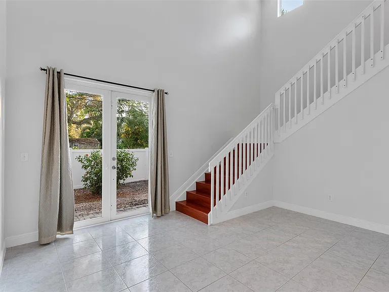 316 SW 16th St #B — Photo 15