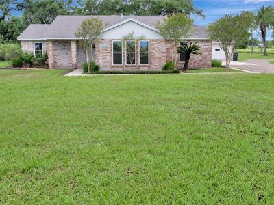 1121 S Wells St, Edna, TX, 77957