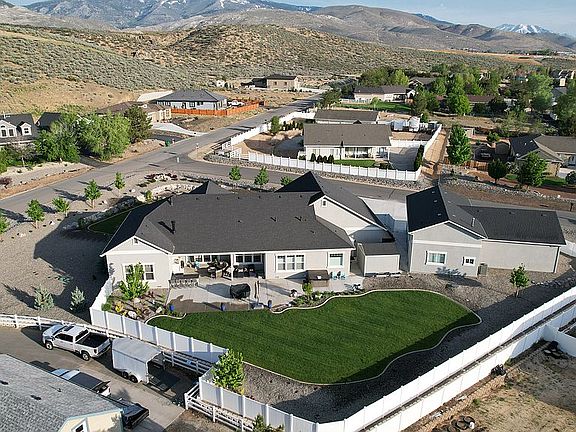 3rd image of 805 Coffey Dr