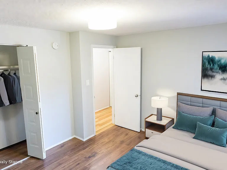 2210 17b St SW — Photo 11