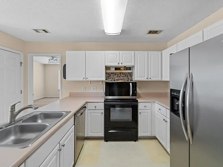 119 Pampas Dr — Photo 14