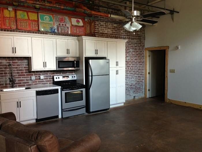 1st image of 423 E 3rd St Unit 6