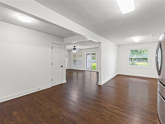 5th image of 612 S Sherman Ave