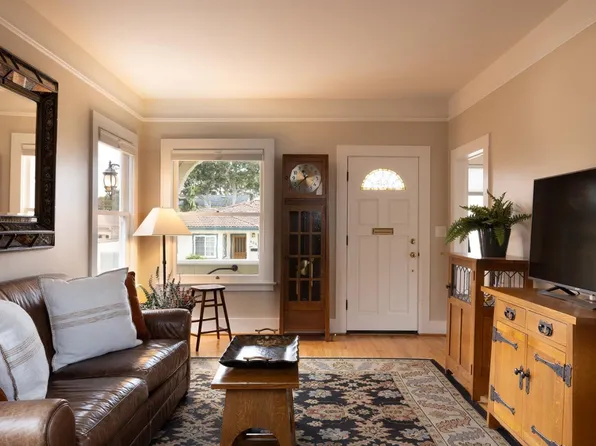 405 Carmel Ave, Pacific Grove, CA 93950