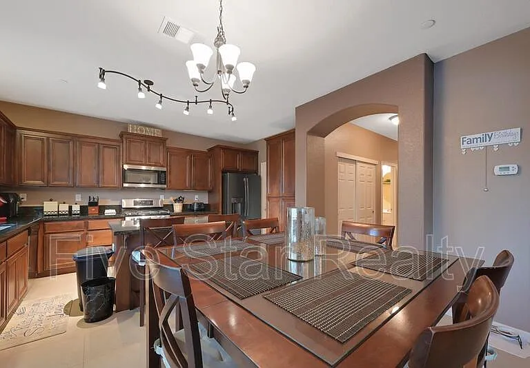 5609 Peach Tree Dr — Photo 8