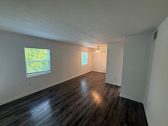 3rd image of 108 Columbia Dr #B12