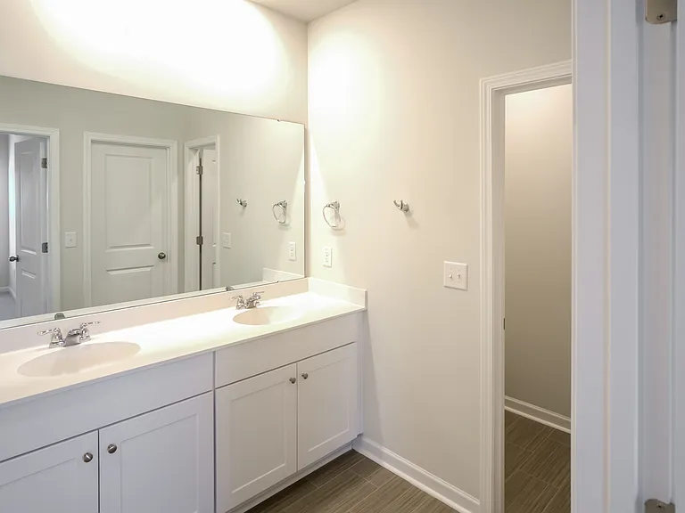 611 Watercliff Dr — Photo 13
