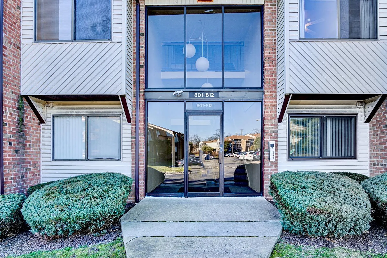 805 Edison Glen Ter — Photo 1