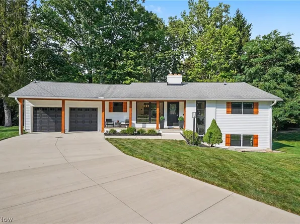 10385 King Coe Ln, Strongsville, OH 44149
