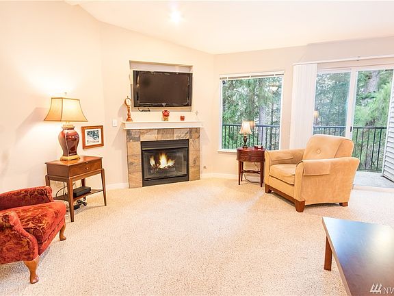 4th image of 25025 SE Klahanie Blvd APT C302