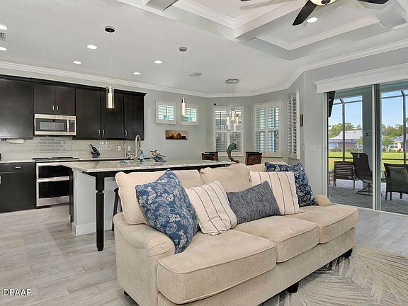 5th image of 221 Compass Rose Dr