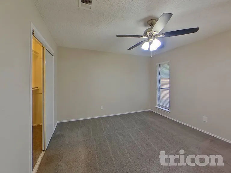 3910 Lillie St — Photo 10