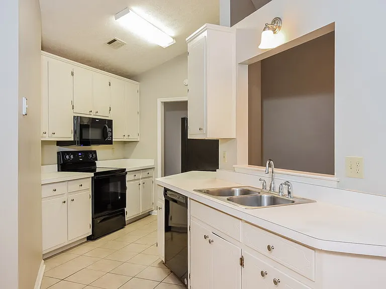 1171 Lennox Ct — Photo 8