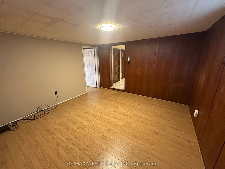 28 Snider Ave #LOWER — Photo 7