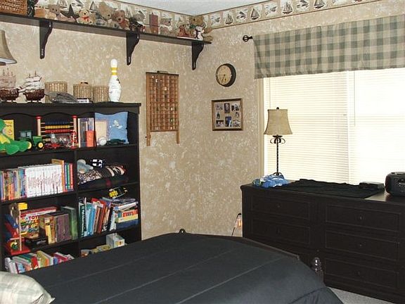 2nd image of 1550 Fox Run