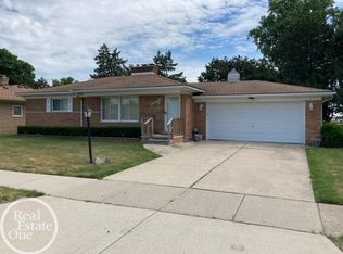 23000 Beaconsfield Ave, Eastpointe, MI 48021