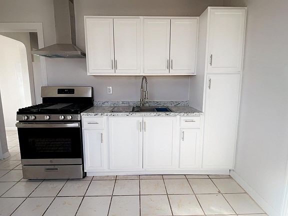 4th image of 4725 Britton Ave