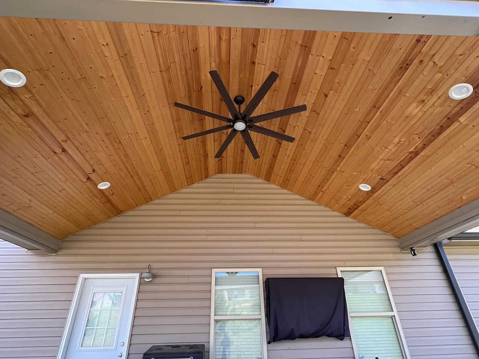 4 bed, 2.5 bath, 2184 sqft, $2,600 — Photo 3