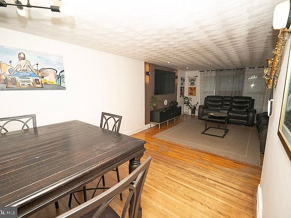 5th image of 21 Fenwick Dr