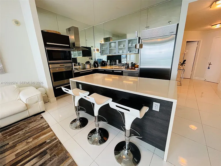 2020 N Bayshore Dr #2008 — Photo 3