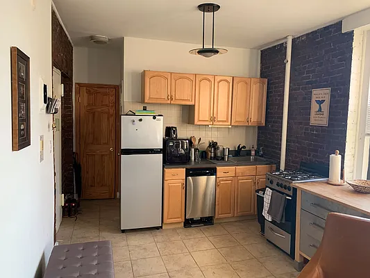 Rented by Upton Realty Group | media 2