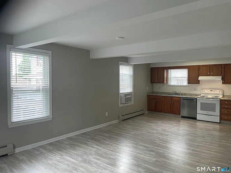 7 Terrace Pl #B — Photo 2