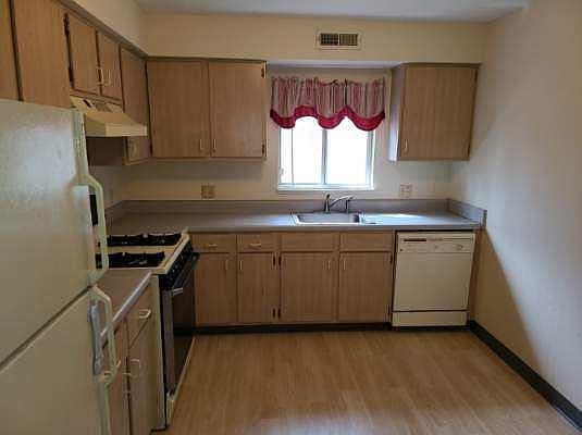 2nd image of 27083 Oakwood Cir APT 209