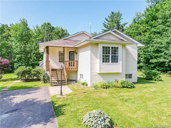 629 Scotch Lake Rd, Queensbury, NB E6L 1L4