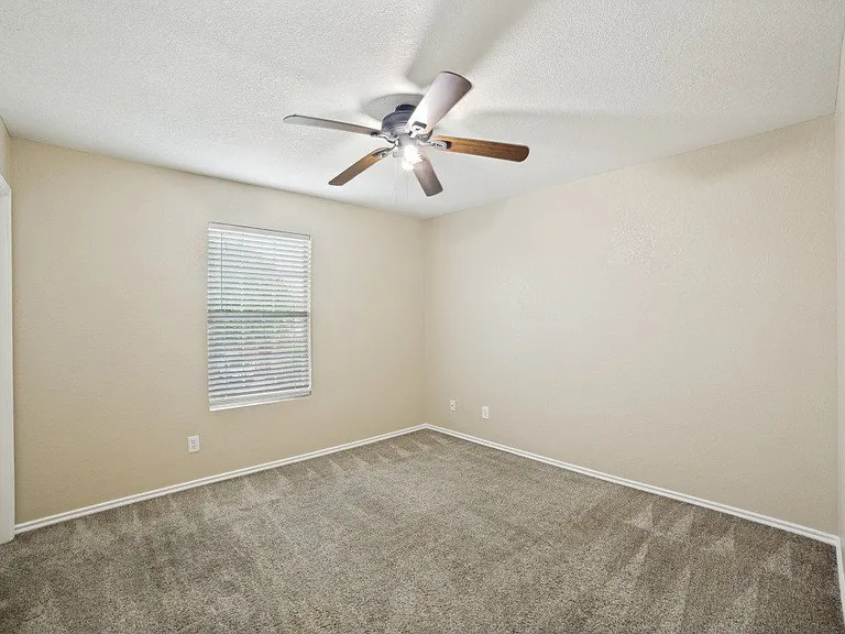 5426 Wincheap Dr — Photo 2