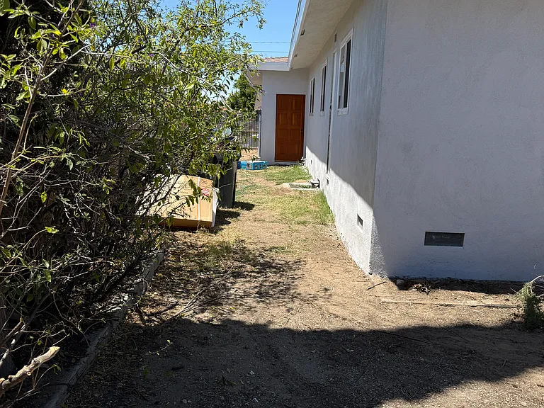 9823 Lombardy Ave — Photo 20